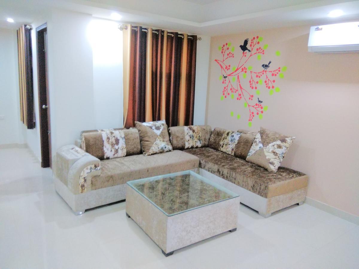 Braj Villas Vrindavan Bagian luar foto