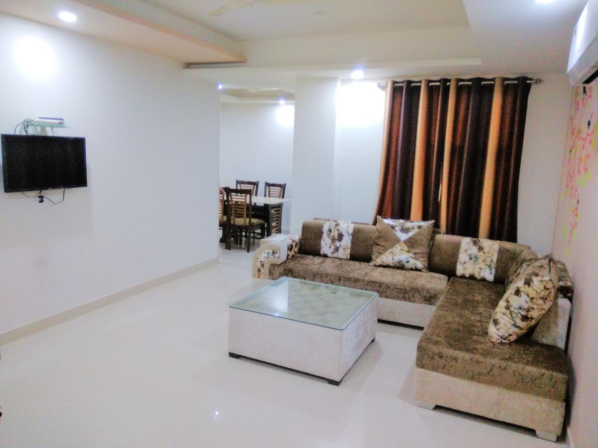 Braj Villas Vrindavan Bagian luar foto