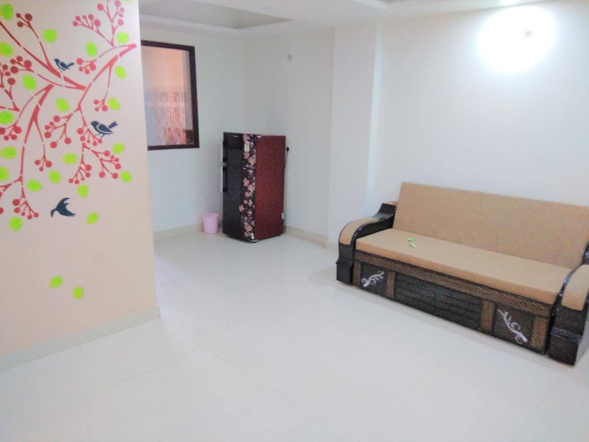 Braj Villas Vrindavan Bagian luar foto