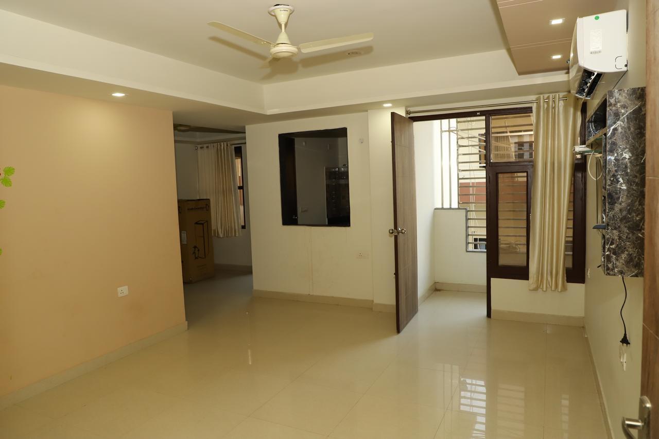 Braj Villas Vrindavan Bagian luar foto