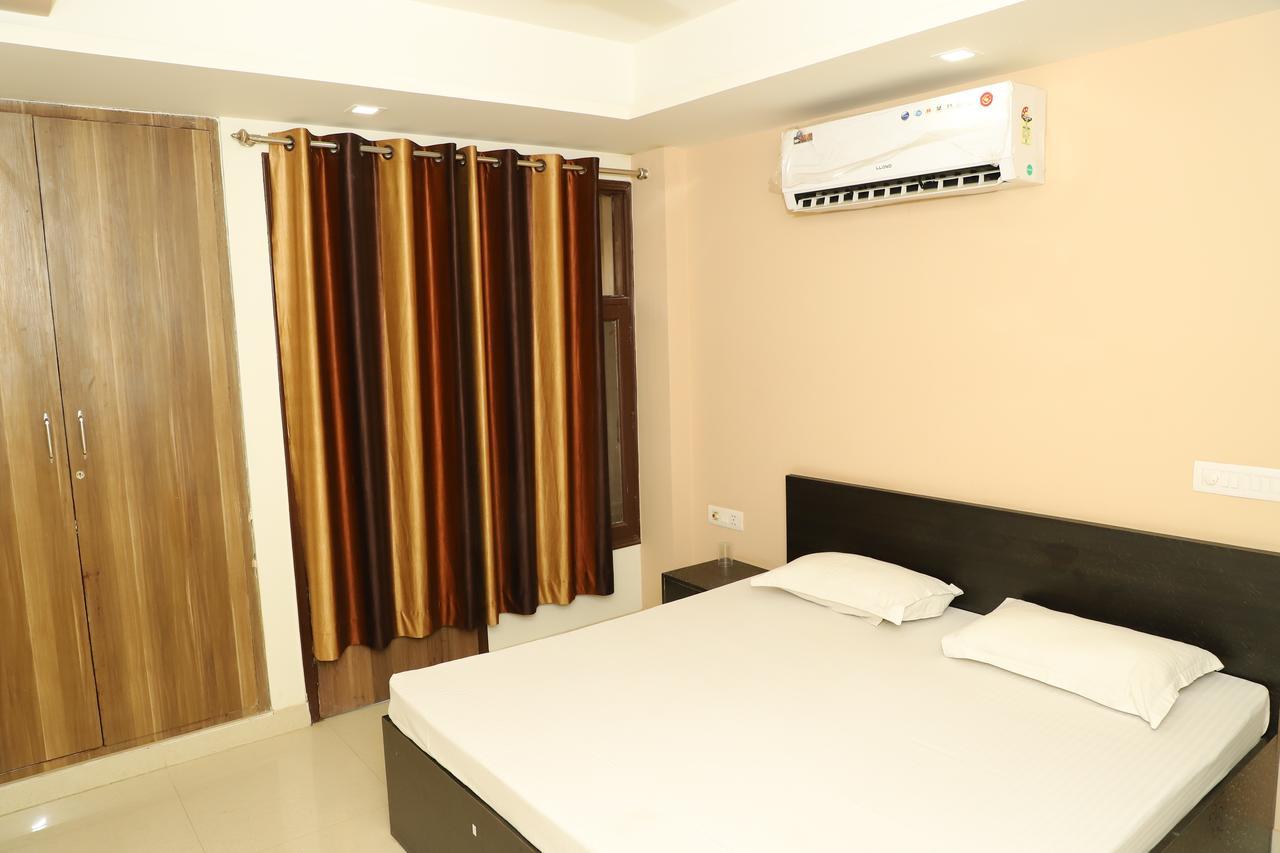 Braj Villas Vrindavan Bagian luar foto