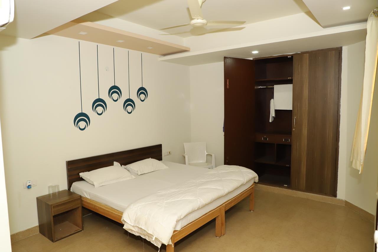 Braj Villas Vrindavan Bagian luar foto