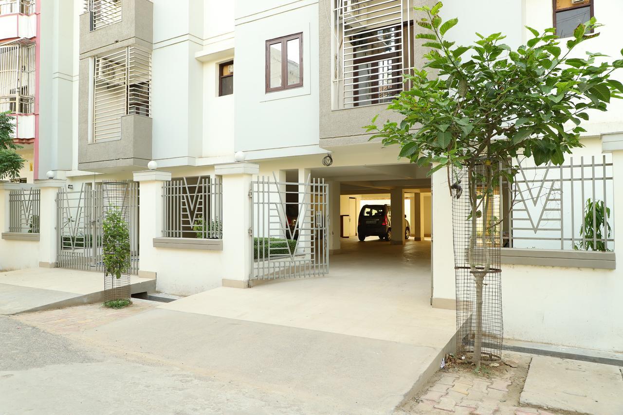 Braj Villas Vrindavan Bagian luar foto