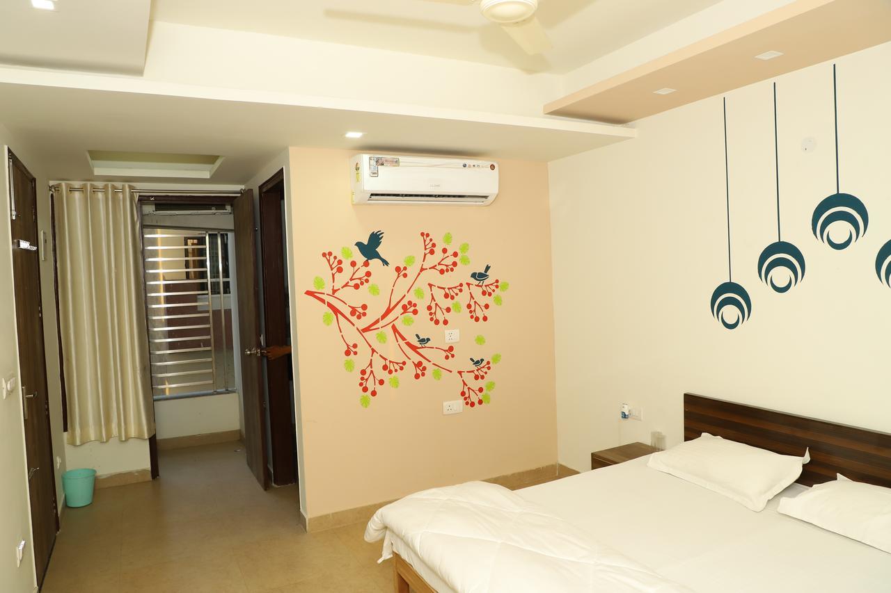 Braj Villas Vrindavan Bagian luar foto
